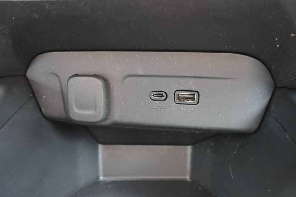 Used 2024 Chevrolet Trax LS w/ LS Convenience Package FWD image 16