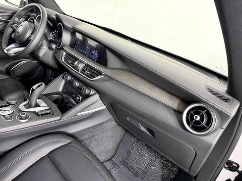 Used 2022 Alfa Romeo Stelvio Ti AWD/4WD image 53