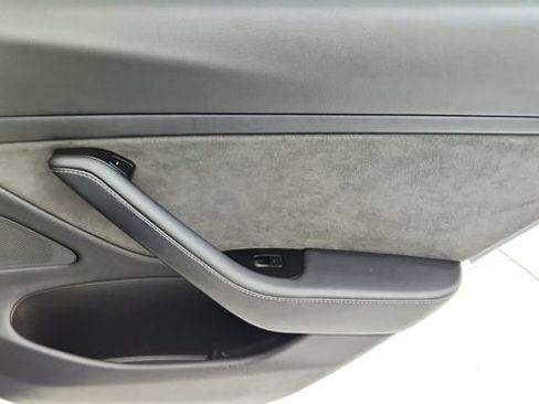 Used 2020 Tesla Model 3 Long Range image 26