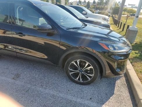 Used 2022 Ford Escape SEL w/ SEL Stealth AWD Package image 17
