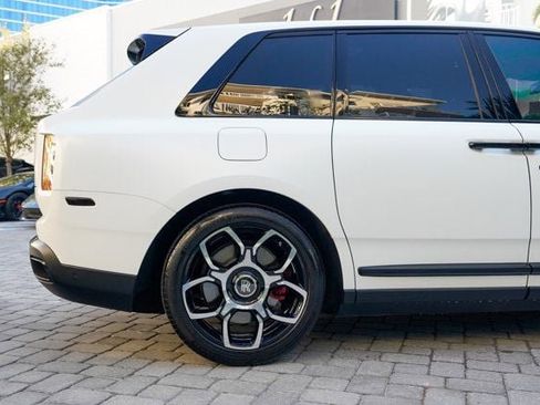 Used 2023 Rolls-Royce Cullinan Black Badge w/ Driver's Package image 54