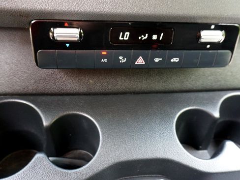 Used 2020 Mercedes-Benz Sprinter 2500 image 18