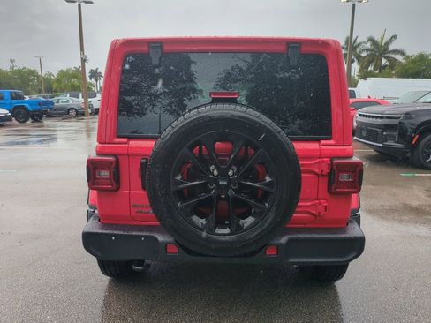 Used 2025 Jeep Wrangler Unlimited Sahara image 7