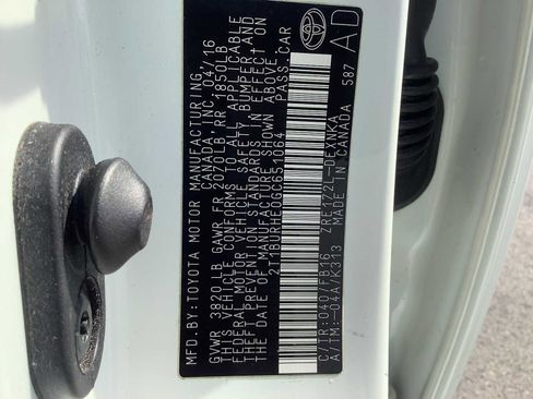 Used 2016 Toyota Corolla LE FWD image 21
