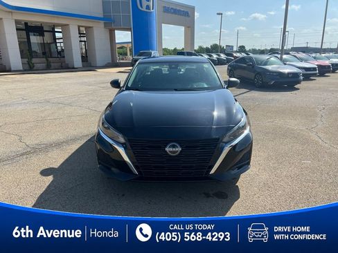 Used 2025 Nissan Altima 2.5 SV AWD/4WD image 2