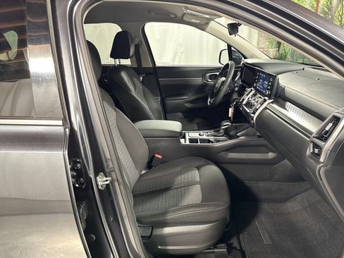 Used 2022 Kia Sorento LX FWD image 27