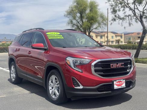 Used 2019 GMC Terrain SLE w/ Driver Convenience Package FWD image 1