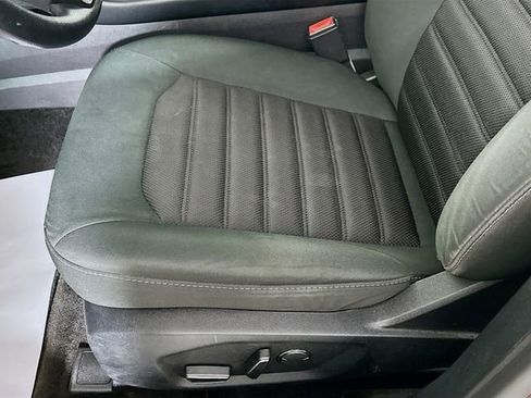 Used 2018 Ford Fusion SE w/ Fusion SE Technology Package image 20