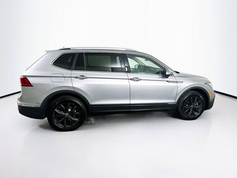 Used 2024 Volkswagen Tiguan SE image 10