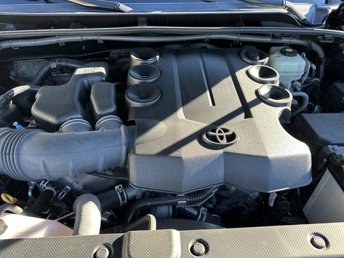 Used 2021 Toyota 4Runner TRD Off-Road Premium image 9