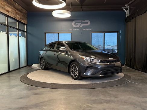 Used 2024 Kia Forte LXS w/ LXS Technology Package FWD image 1