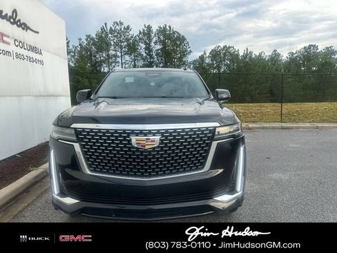 Used 2024 Cadillac Escalade Premium Luxury RWD image 3