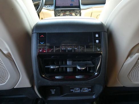 Used 2023 Jeep Grand Cherokee L Limited AWD/4WD image 22