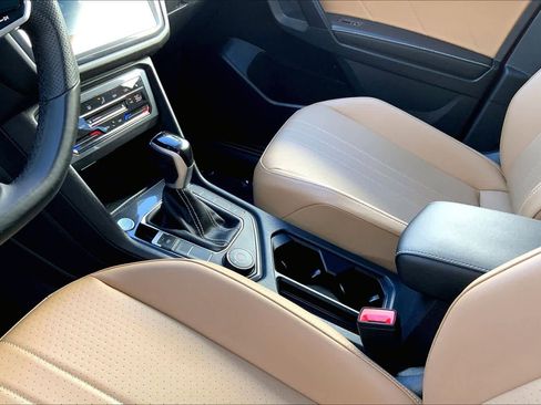 Used 2024 Volkswagen Tiguan SE R-Line image 16