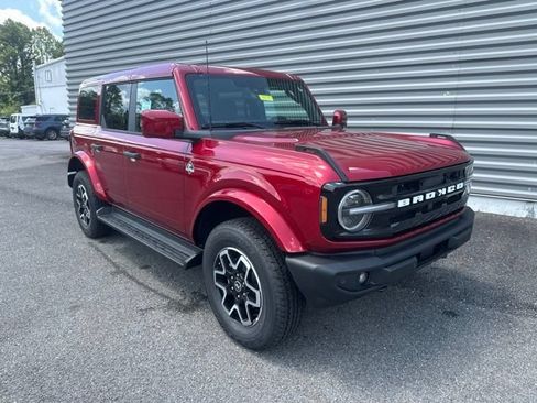 New 2026 Ford Bronco Outer Banks AWD/4WD image 1