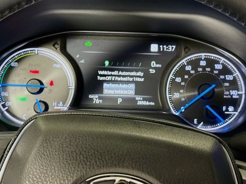 Used 2024 Toyota Venza XLE AWD/4WD image 12