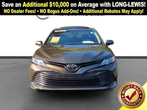 Used 2018 Toyota Camry LE image 11