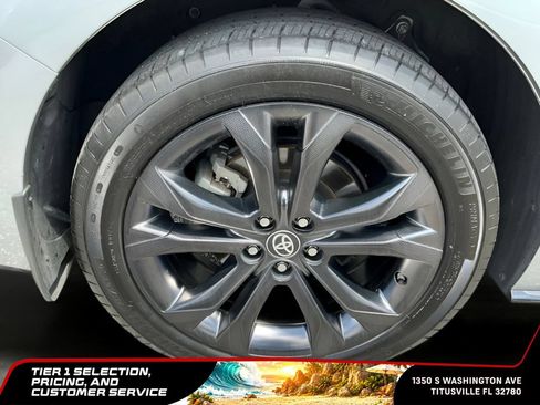 Used 2025 Toyota Sienna XSE w/ XSE Plus Package FWD image 43
