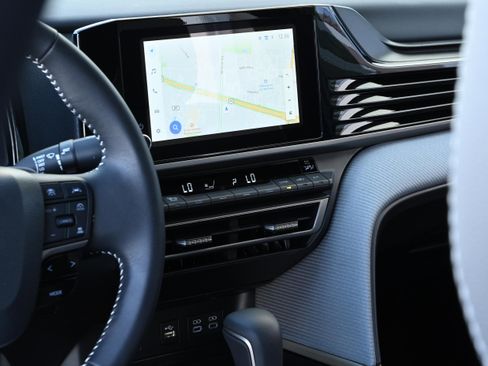 Used 2025 Toyota Camry SE image 22