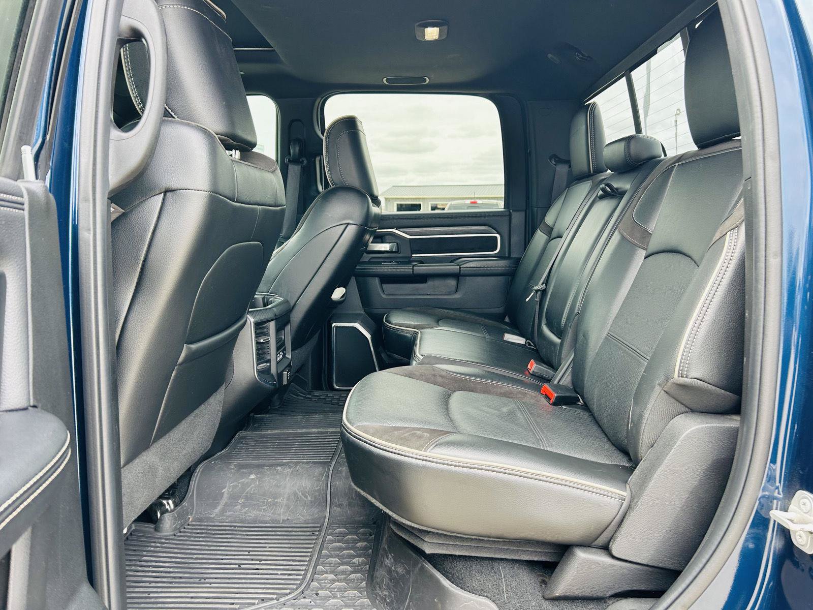 Used 2023 RAM 3500 Laramie AWD/4WD image 29