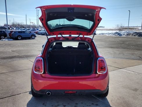 Used 2019 MINI Cooper 2-Door Hardtop image 12