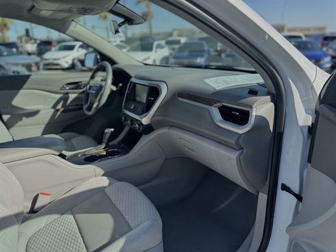 Used 2019 GMC Acadia SLE image 9