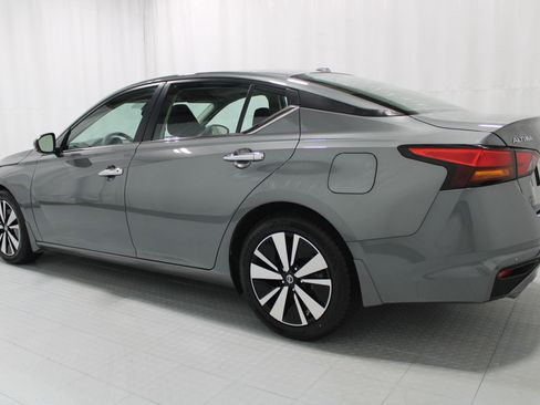 Used 2022 Nissan Altima 2.5 SV w/ SV Premium Package FWD image 7