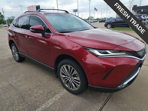 Used 2024 Toyota Venza Limited image 2