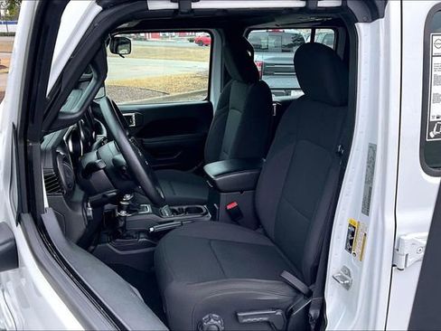 Used 2023 Jeep Wrangler Sport image 18