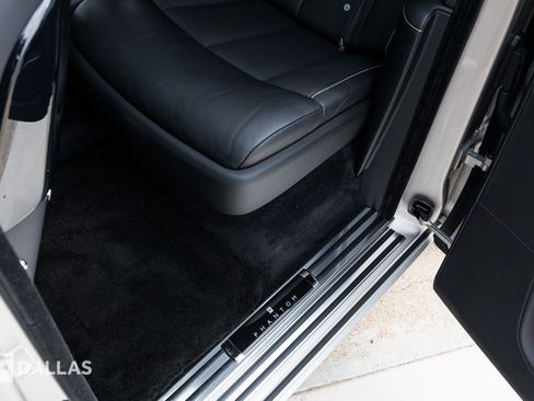 Used 2023 Rolls-Royce Phantom Sedan w/ The Phantom Package image 35