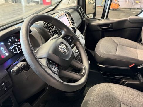 Used 2024 RAM ProMaster 2500 w/ Convenience Group image 21