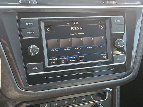 Used 2022 Volkswagen Tiguan S image 16