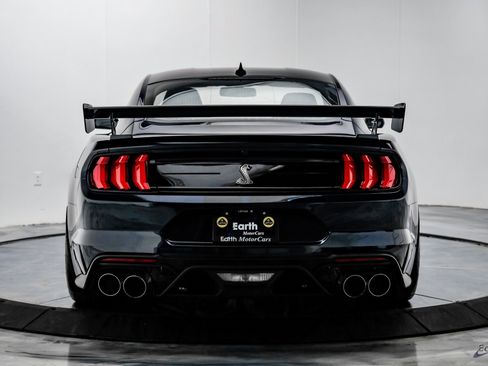 Used 2021 Ford Mustang Shelby GT500 w/ Carbon Fiber Track Pack image 12