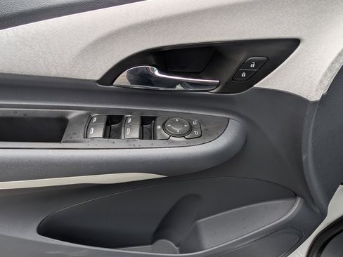 Used 2020 Chevrolet Bolt LT image 15