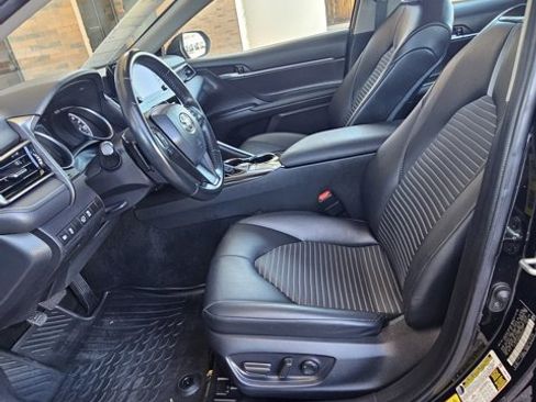 Used 2024 Toyota Camry SE image 11