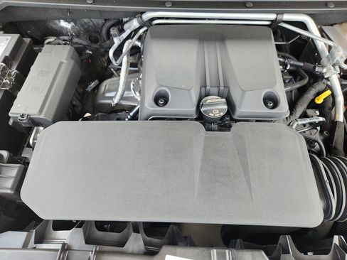 New 2025 Chevrolet Colorado LT w/ LT Convenience Package image 34