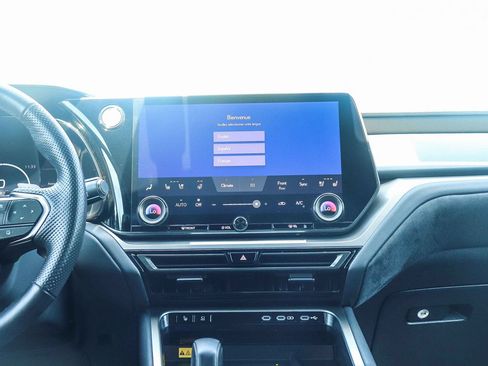 Used 2025 Lexus TX 500h AWD w/ Technology Package image 15