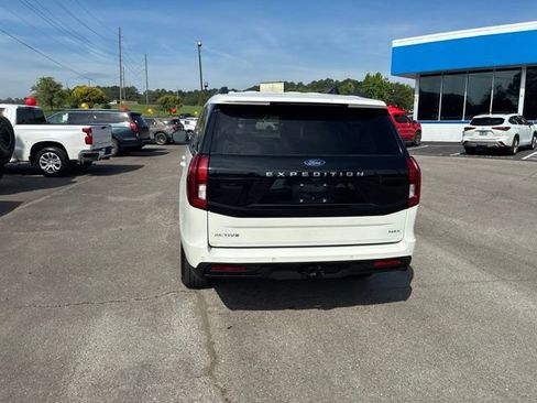 Used 2025 Ford Expedition Max Active RWD image 11