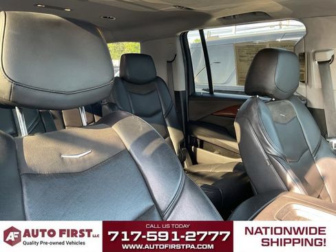 Used 2018 Cadillac Escalade ESV Luxury AWD/4WD image 19