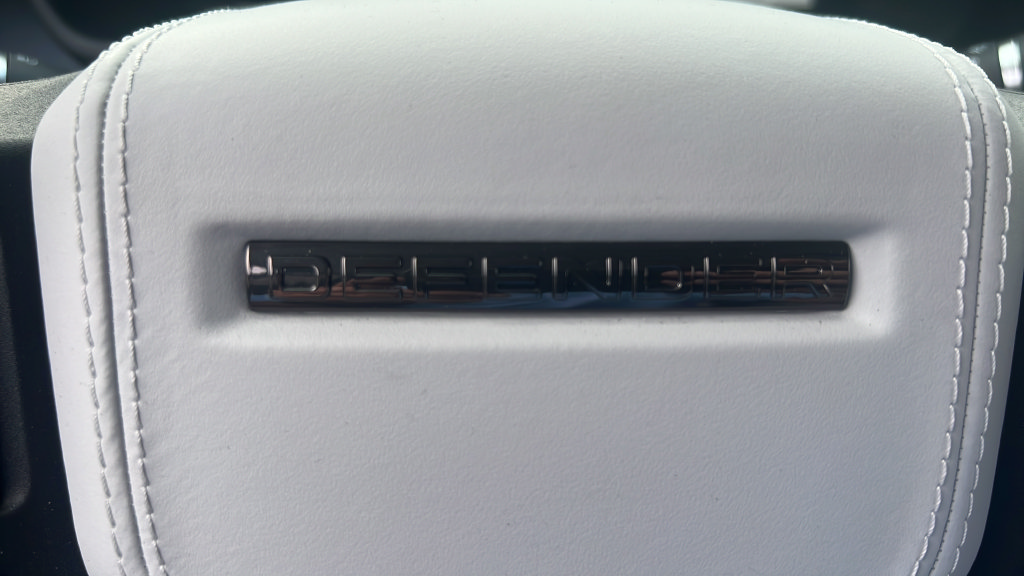 New 2026 Land Rover Defender 110 AWD/4WD image 36