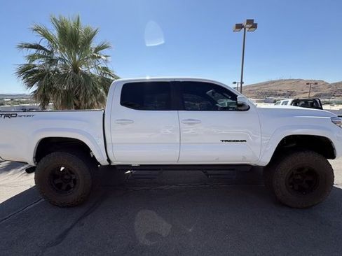 Used 2021 Toyota Tacoma TRD Sport w/ Technology Package RWD image 6