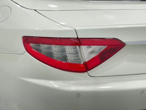 Used 2017 Maserati GranTurismo Convertible image 28