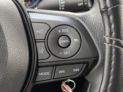 Used 2025 Toyota RAV4 LE image 25