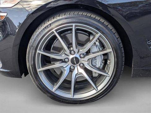 Used 2025 Genesis G70 2.5T image 25