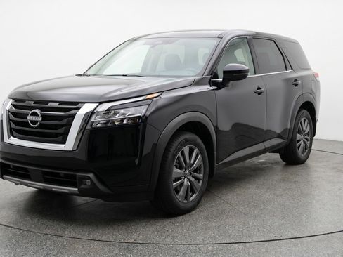 Used 2025 Nissan Pathfinder SV AWD/4WD image 3