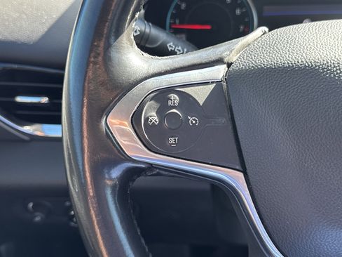 Used 2020 Chevrolet Traverse LT image 14