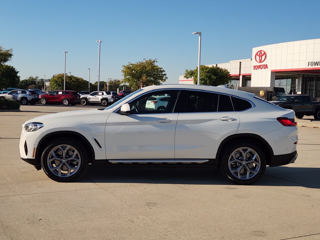 Used 2024 BMW X4 xDrive30i w/ Premium Package AWD/4WD image 4