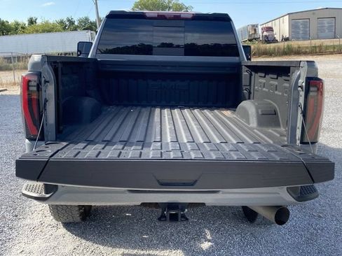 Used 2025 GMC Sierra 2500 AT4 w/ AT4 Premium Plus Package AWD/4WD image 7