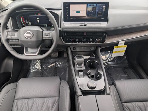 New 2026 Nissan Rogue Platinum AWD/4WD image 11