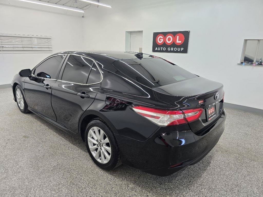 Used 2020 Toyota Camry LE FWD image 4